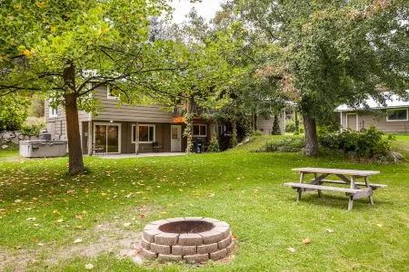 Creekside Lodging, Perfect Family Vacation, Recreation Area, Games, Pet Friendly