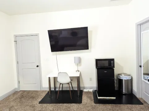 Luxury Master bedroom with Private Entrance