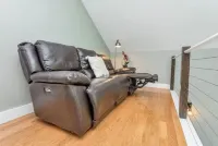 Modern 3 BR house in Belmont