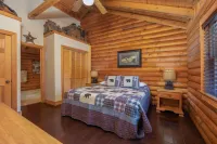 "Fox Trail" Luxury cabin at Branson Woods Resort