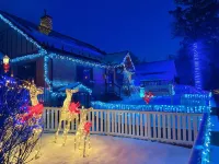 Beautiful Well Preserved Historical 2 bedroom House. 1112B Hotel dekat Iron Mountain Hot Springs