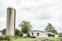 Unique Gardens Cottage · Unique Gardens Cottage - surrounded by flowers Hotels in Chester County