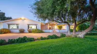 Elegant 7Br Estate in Scottsdale w/ Pool, Sauna, Gym & Sport Field Fun