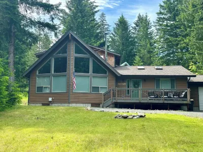 Timberline Retreat at Packwood / Mt. Rainier / White Pass Hotels near La Wis Wis Campground