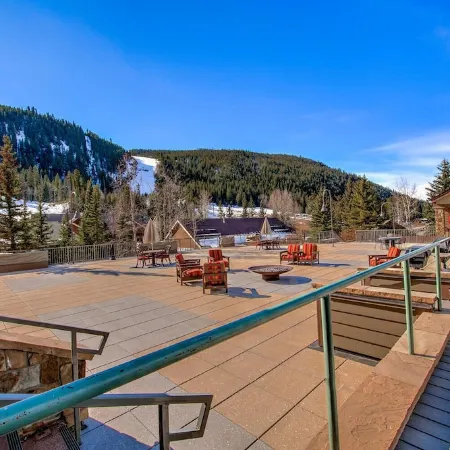 The ultimate ski studio at Keystone! Upgraded with a premium king size bed.