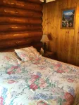Cozy two bedroom log  cabin on the Chena River near town.