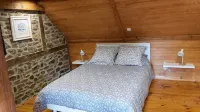 Le Gîte "les Sources de Guerzouil" Vous Accueille Dans son bel Écrin de Verdure
