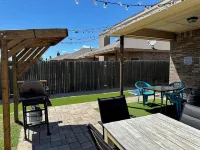 Matador Arena + Hot Tub + Game Room + 4Br Sleeps 14 + 4 Min to Loop
