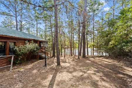 22 mi to Round Top Warrenton for Antique Week, 2/2 cabin on a quiet lake, Wif