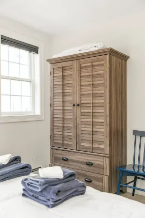 Central Ptown Gem / 2BR, AC, Patio / 2-Car Parking