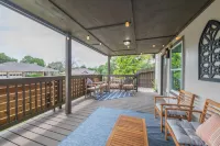 Charming 5 Bedroom w/ Self Check-In, Garage Parking & Pet Friendly Hotels in Temple