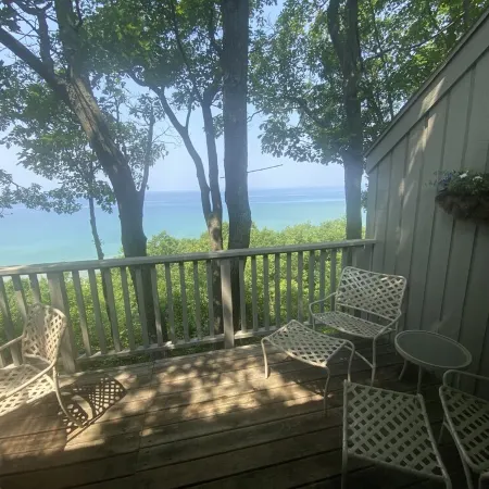 Stunning Views! 2 King Bdrms w Private Bathrooms. Walk to Lake Michigan Beach!