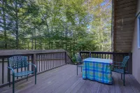 Cozy A-frame Cabin- Walk to Hills pond/Sunset lake- 20 mins to gunstock