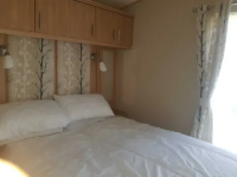 Modern 6 berth caravan close to fishing lakes and beach Hotel di Burnham-on-Sea