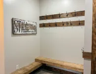 R&R White Mountain Retreat, Hillside with Extraordinary Views!