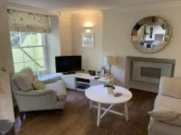 One bed cosy flat short walk  to Exeter centre