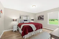 Cozy Cottage at Long Lake with plenty of outdoor space! Hotels in Livingston County