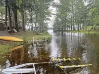 Beautiful, cozy 2 bedroom house on Brantingham Lake! Hotels in Greig