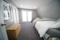Luxurious Renovated Gem in Convenient Location!