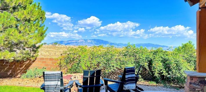 Truly STUNNING~ Minutes to ABQ!VIEWS/Fireplace/Fire-Pit/ Outdoor Mecca-Hot Tub! Hotels in Sandoval County