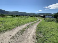 Cozy mountain yurt on an organic farm Hotels in Addison County