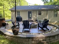 Hillside Hideaway.Quiet, clean, Hot tub. hidden gem, Skyline Park & Massanutten.