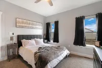 893 Brand new construction 2 level townhome central TF Hotels near Exotic Guppy