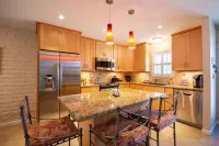 Fabulous Condo in the heart of Arcadia Lite - Walk to amazing restaurants