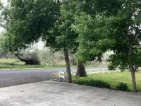 Park-like setting near river, trails, hot springs and so much more! Hotels in Gooding County