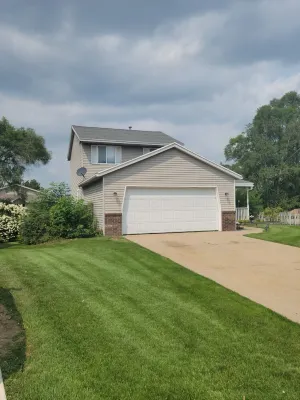 Cheerful 3 bedroom residential home Hotels near Menards
