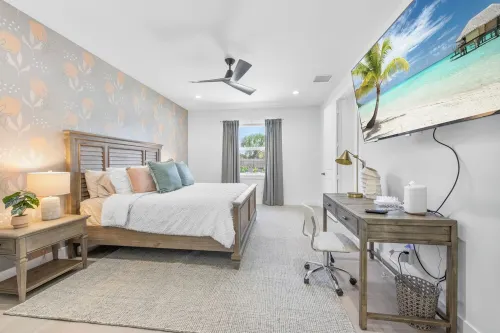 Newer Home - Heated Salt Pool - Fenced Yard - Parking - Full Kitchen - Laundry