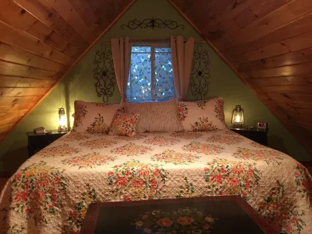 Talley's Cabins And Breakfast By Dale Hollow Lake.. Right Where You Want To Be!