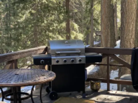 Riverfront Cabin on Hamilton Branch · Lake Almanor / Pet-Friendly 플러머스 카운티 호텔