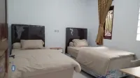 Tiara Homestay Hotels in Beber