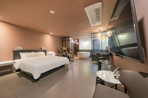 Vine Hotel