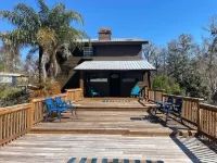 3 Story Rainbow Riverfront House With Panoramic Views! Hotels in Dunnellon