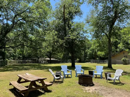Perfect Getaway On The River Yet Minutes Drive To Magnolia And Waco Attractions