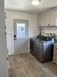 Cheerful 1 Bedroom House in the Middle of Town