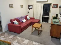 Aggies is a 2 bedroom cottage in a semi rural part of Goolwa. Close to the river