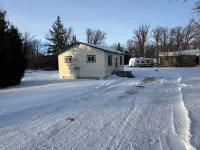 Rainy River Rentals Cabin 1: Private dock Minutes to Lake of the Woods Hotels in Lake of the Woods County