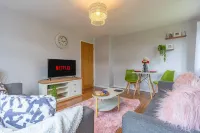 Sleek and Cozy 1BR Resorts World Nearby