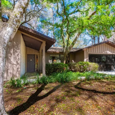 Breathtaking Rainbow River single family home