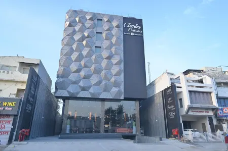 Clarks Collection Grand Sapphire Ajmer Отели рядом с достопримечательностью «Кваджа Гариб Навас Дарга Шариф»