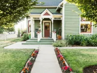 Victorian Secrets 1897 Home - Curious? Eclectic, convenient & ❤️ of wine country Hotels in Newberg