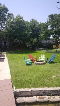 Lake LBJ waterfront house in a large quiet cove - SUP boards, kayak, great view! Отели рядом с достопримечательностью «Lake Lyndon B. Johnson»