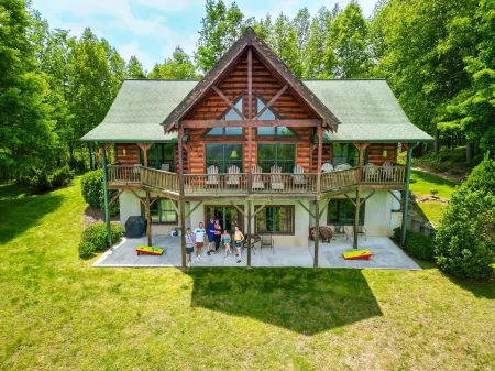 The B's Hive, 3 BR+Loft, 3-1/2 BA, Pool Table, Views