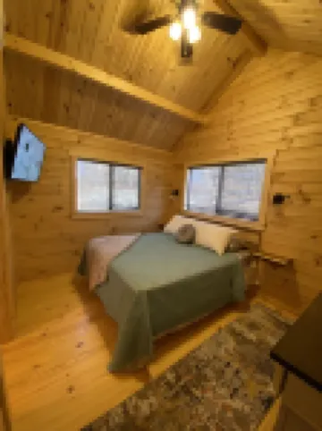 Secluded Log Cabin with Premium Hot Tub under Gazebo