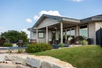 Upscale, Magnificent Views,  Dog Friendly. Owner Friendly! Hotels near Johnson Creek RV Resort & Park