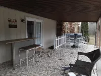 Quiet, private, whole house, 4 bedroom, 2 bath, horse farm retreat. 2000 sq ft.