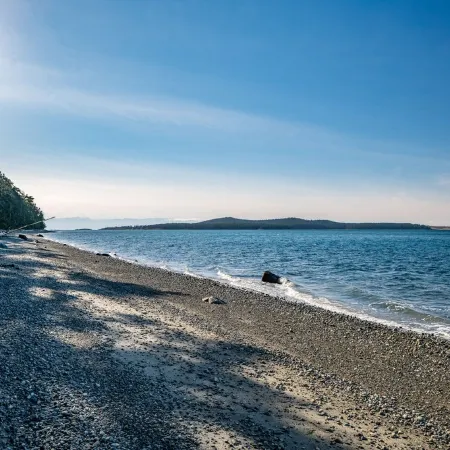 Amenity-Packed Waterfront Island Retreat